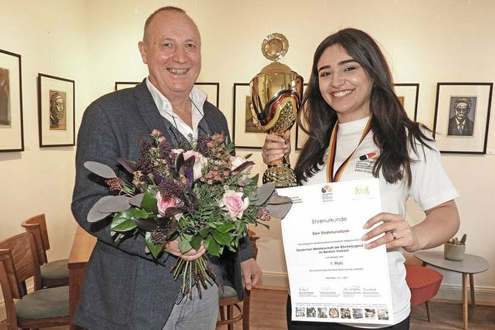 Zwar arbeitet Ellen Shahmuradyan nicht mehr bei Hans-Peter Klausberger, über den Titel freuen sie sich dennoch gemeinsam.