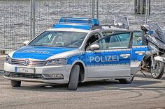 Die Polizei nahm die Reisegruppe in Empfang.
