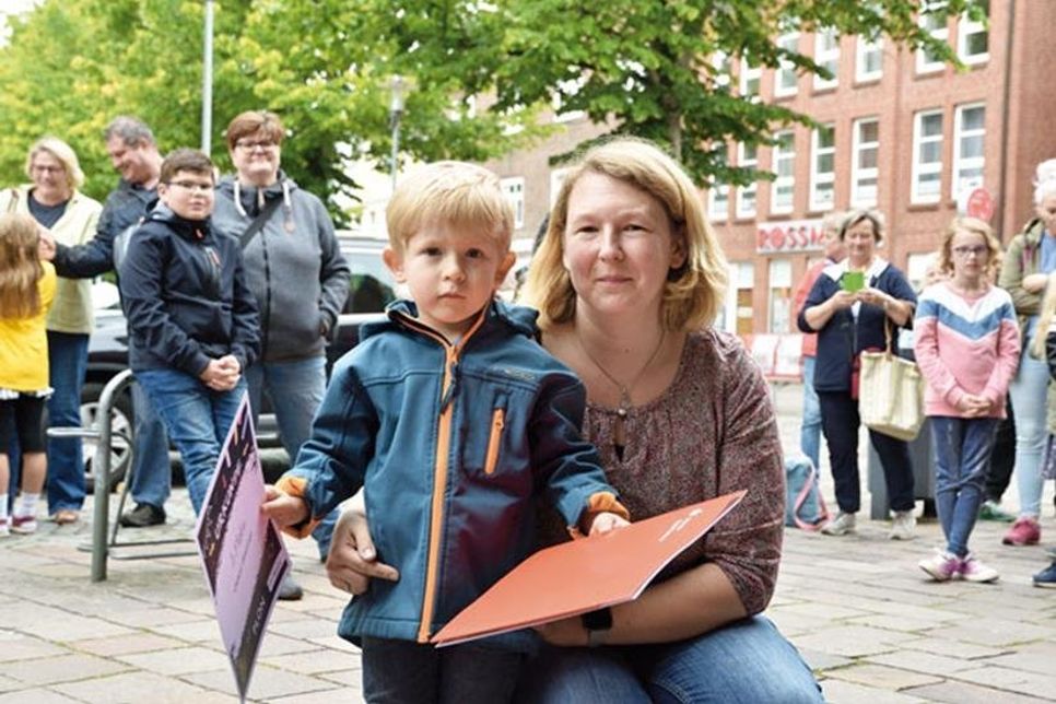 Oskar Riemer war in der Gruppe der bis 7-jährigen mit drei der jüngste aller Teilnehmer. Der kleine Plöner schaffte es in der Wertung mit seinem Bild auf Platz 2.