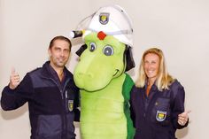 Stimmen Sie jetzt ab und machen Sie Flori Feuer und „sein Team“ zum Sieger! Am Samstag ist das Maskottchen der Feuerwehr Ratekau ab 11 Uhr vor REWE zu besuchen.