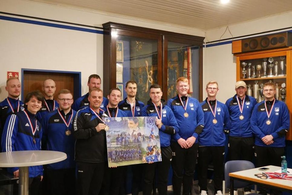 Die Fußballer des Vereins erhielten Medaillen für die errungene Meisterschaft in der C-Klasse 2023/2024.