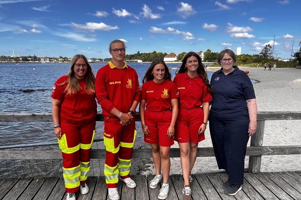 Mia Techau, Florian Leicht, Hermine und Marieke Flenker sowie die Vorsitzende Regina Block (v. lks.).
