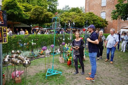 Die Kunsthandwerker präsentierten individuelle Stücke und zeigten, wie sie entstehen.