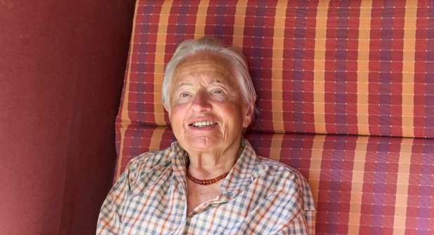 Beate Krebs genießt eine Ruhepause.