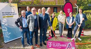 Spatenstich für den Glasfaser-Ausbau in Klein Timmendorf