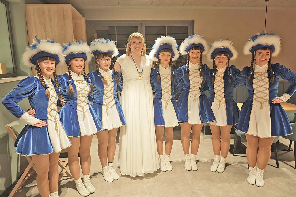 Die Prinzessin mit ihrer Prinzengarde.