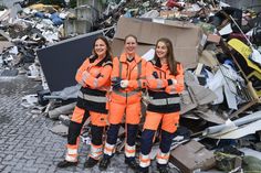 Frauen in Orange: Karrierechancen in der Abfallwirtschaft entdecken.