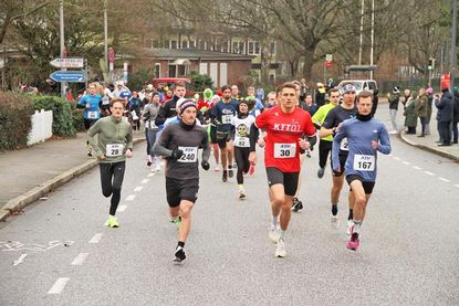 Diese Läufer waren sehr sportlich unterwegs.