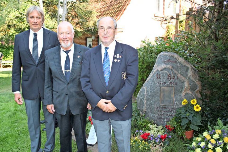 Gedachten der Opfer: Jens Rathjen, Sönke Sela und Michael Weber (v. lks.).