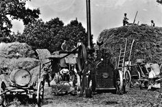 1928 -  Dreschen mit der Lokomobile in Beschendorf. (Foto: Archiv Gemeinde Lensahn)