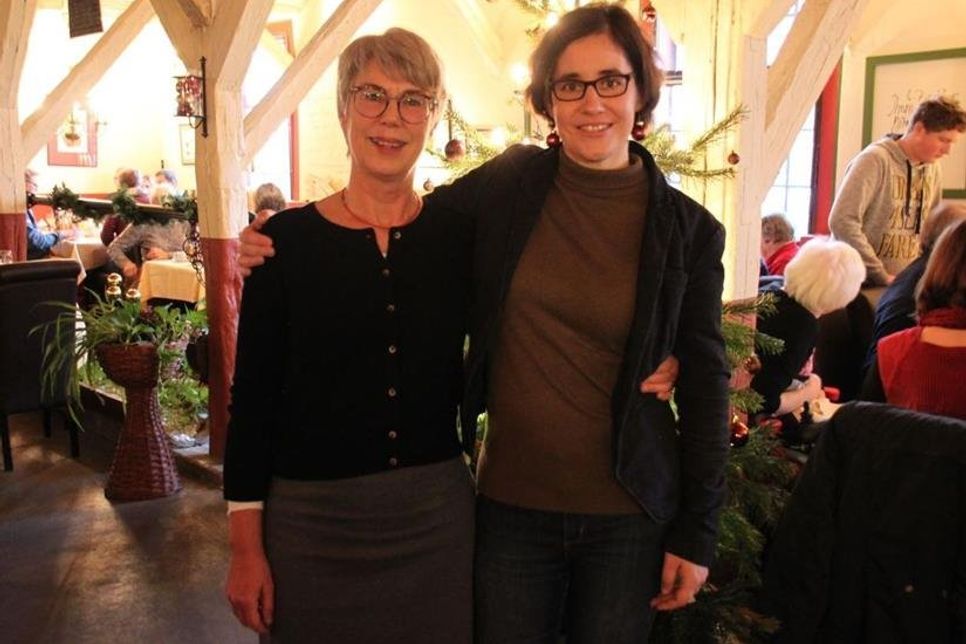 Hanna Koch übernimmt das Ruder von Tamara Weegé-Esmann (lks.).