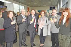 Begrüßten die Gäste mit Handschlag: Ingrid und Dieter Holst, Carsten und Martina Behnk, Tobias Aust und Silke Kleinschmidt