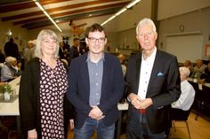 Dr. Jan Piet Brozio (im Bild mit Dr. Stephanie Barth und Torsten Ewers) referierte im Anschluss an die Regularien der diesjährigen Jahreshauptversammlung über das Thema: „Warum wurden Großsteingräber errichtet?“. Der Vortrag über die Entwicklung monumentaler Grabarchitektur in der Jungsteinzeit Norddeutschlands berücksichtigte dabei als Dokumentationsobjekte auch bekannte Grabstätten in unmittelbarer Nachbarschaft, wie das Ganggrab von Wangels-Meischenstorf und skizzierte die gesellschaftlichen Funktionen der Monumente bei der Siedlungsgründung vor 5.000 Jahren.