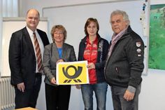 v.l.n.r. Martin Grundler, Pressesprecher der Deutschen Post, Anja Renziehausen, regionale Politikbeauftragte der DP, Sandra Hamer, Stadtmarketing Heiligenhafen, Bürgermeister Müller, Bürgermeister der Stadt Heiligenhafen