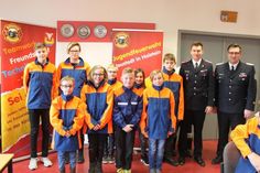 Die Neuaufnahmen mit Gemeindewehrführer Alexander Wengelewski und Jugendfeuerwehrwart Finn-Lasse Dranowski (v. re.).