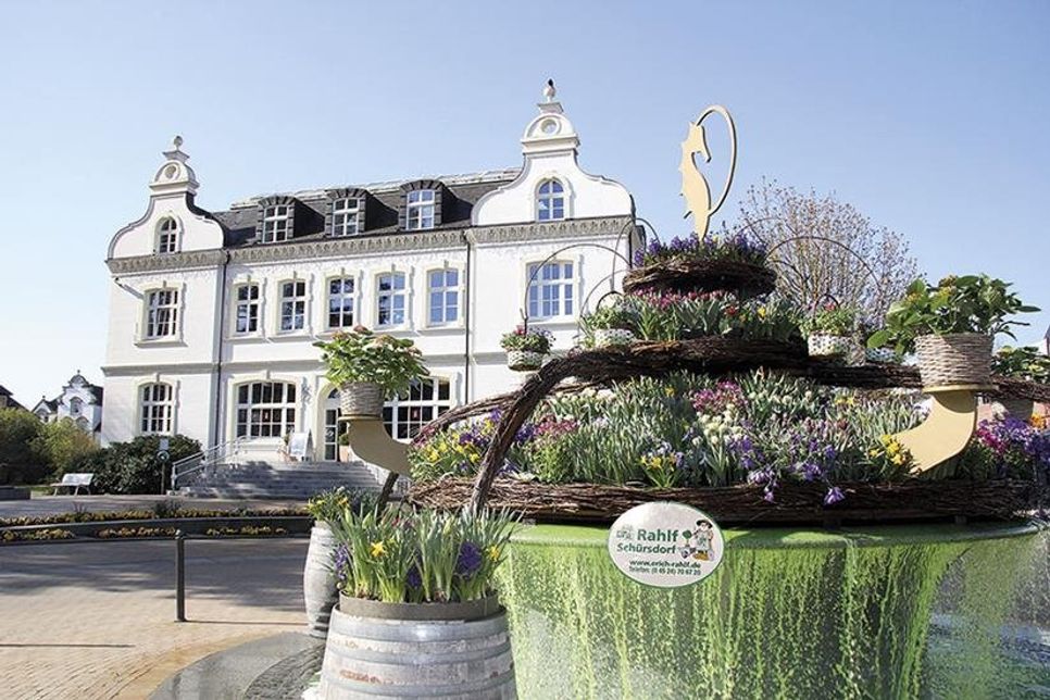 Der &amp;quot;Blumenbrunnen&amp;quot; auf dem Timmendorfer Platz. (Foto: TSNT GmbH)