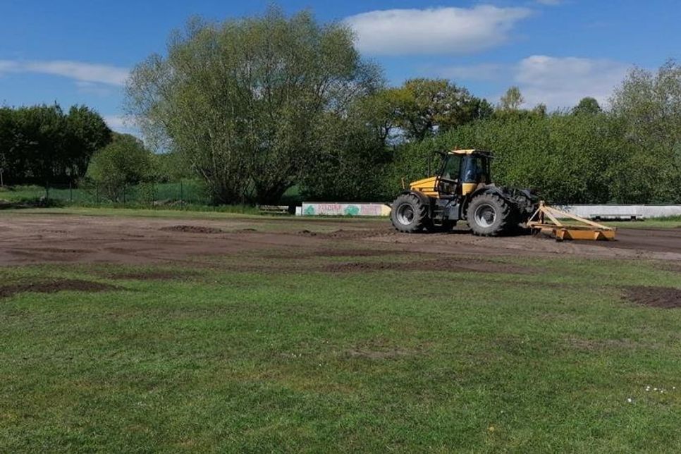 Mit Spezialgerät bei der Feinplanung.