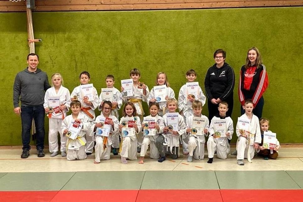Die Teilnehmerinnen und Teilnehmer der Judo-Safari.