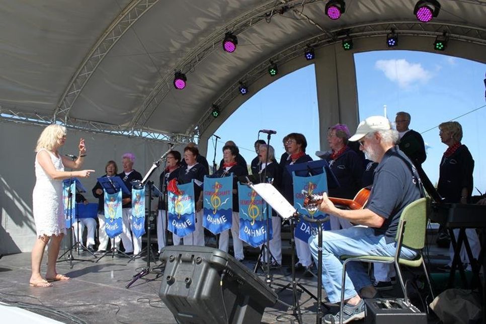 Bei diesem Chortreffen in Dahme in 2017 hat noch keiner geahnt, dass Singen einmal ein Risiko bergen könnte.