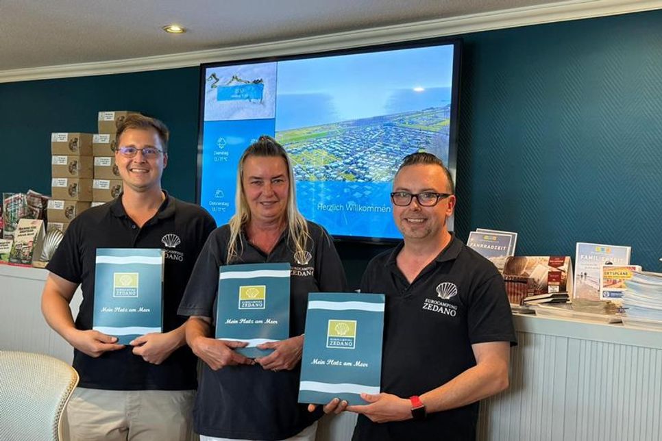 Ihr Gastgeber für erholsamen Campingurlaub an der Ostsee: Die Eurocamping Zedano Crew heißt ihre Gäste herzlich willkommen und freut sich auf Ihren Besuch.