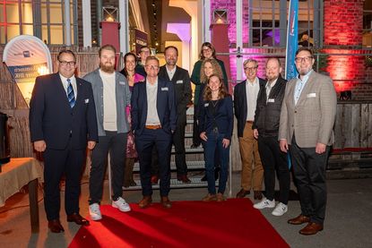 Die Referenten, Veranstalter und Partner der achten Wirtschafts-Lounge freuten sich, dass der Abend so gut ankam.