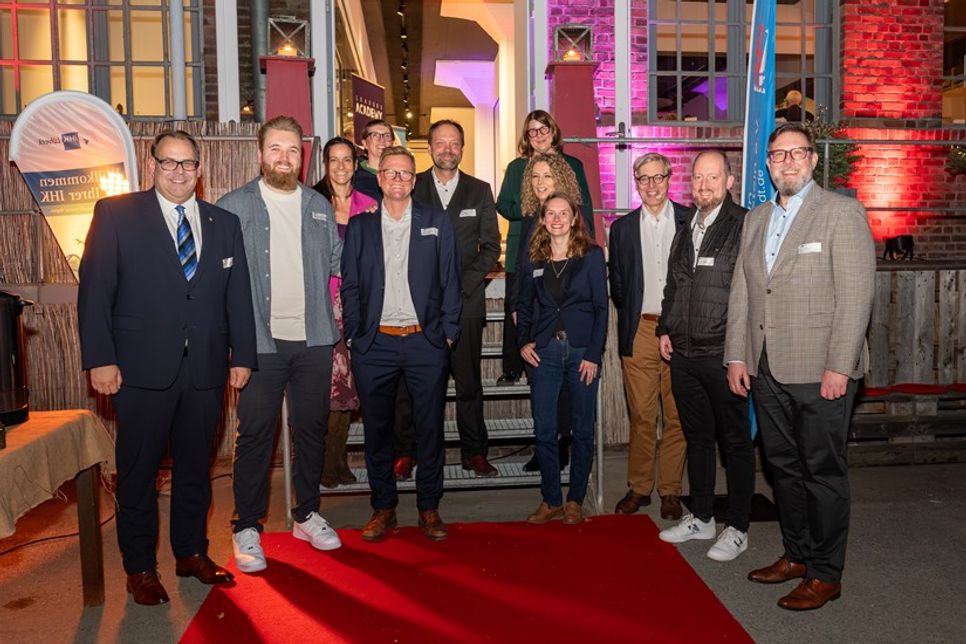 Die Referenten, Veranstalter und Partner der achten Wirtschafts-Lounge freuten sich, dass der Abend so gut ankam.