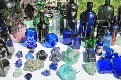 Zu allen Zeiten finden sich die ungewöhnlichsten Flaschen; beim Plöner Glassammlertreffen natürlich nur solche aus Glas.