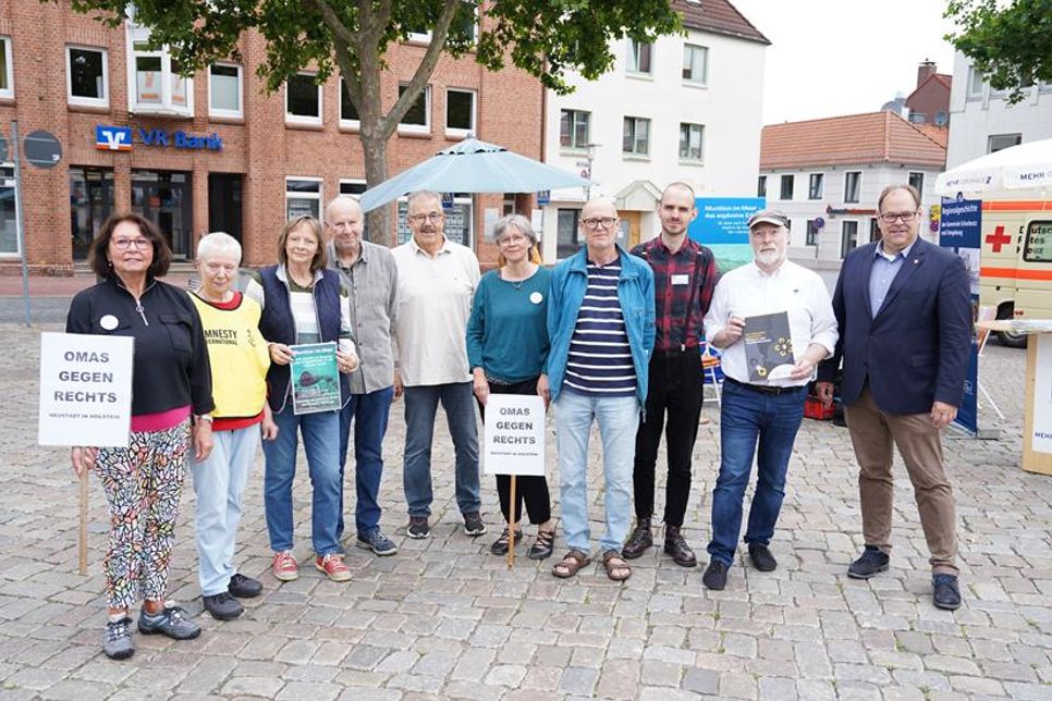 Die Akteurinnen und Akteure hatten auf dem Marktplatz Informationsstände aufgebaut und luden zum Austausch ein.