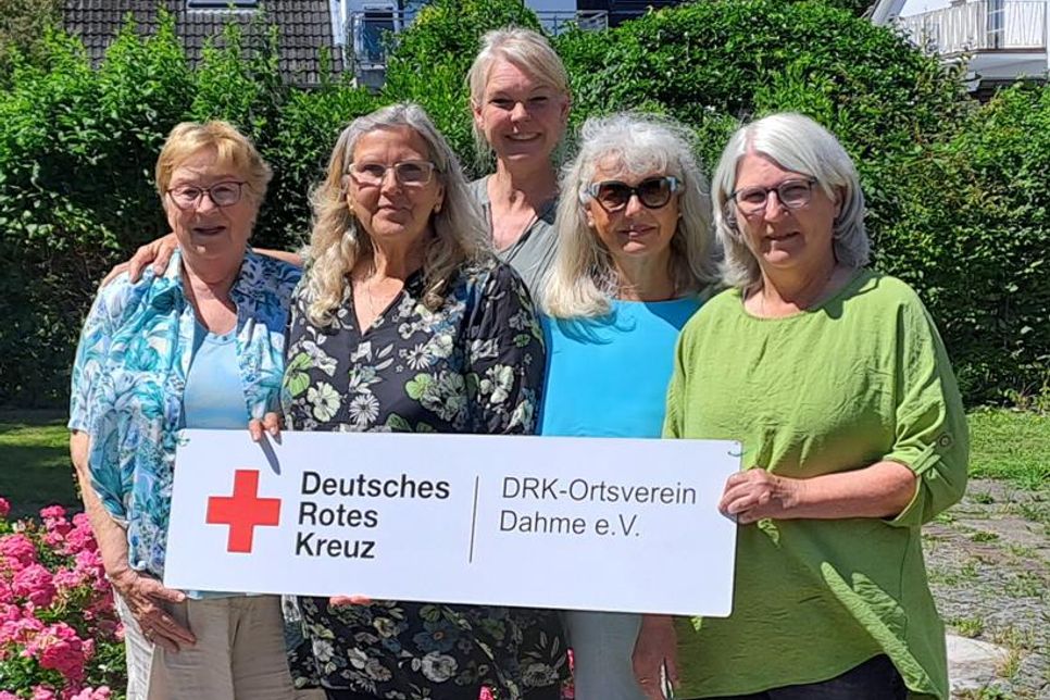 Auch im Vorstand des DRK Dahme hat sich einiges getan (v. lks.): Beisitzerin Marlis Klaschus, Vorsitzende Michaela Howitt, Schatzmeisterin Stefanie Kuhlen, Beisitzerin Christiane Loose und stellvertretende Vorsitzende Helma Gonzales. Nicht auf dem Foto: Marion Haeger, Maren Bayer und Susanne Rönneburg.