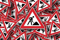Die Fahrbahn wird wieder einspurig.
