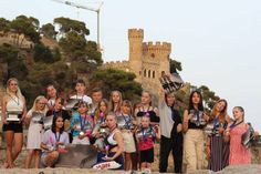 Grömitz/Lloret de Mar. Die Hip-Hop-Gruppe CDA Central Dance Academy Grömitz hat vom 29. Juni bis zum 3. Juli in Hip Hop, Contemporary Ballett und Street Dance Show 1.,  2. und 3. Plätze gewonnen. Insgesamt gab es 22 Choreographien, die vorgeführt wurden. May Gehrls (5 Jahre) hat einen Special-Preis für einen Wettbewerb in Istanbul gewonnen. Die Hip Hop Junior Gruppe (Kinder 12 bis 14 Jahre) hat einen ein Special-Preis für einen Wettbewerb in Tschechien gewonnen. Und für das beste Talent Ana-Maria Baluta gab es einen Special-Preis für nächstes Jahr in Spanien. Wer Interesse am Tanzen hat, kann sich gerne bei der Inhaberin und Tanz-Trainerin Natasa Misic melden unter  Tel.0163/2171548. (red)