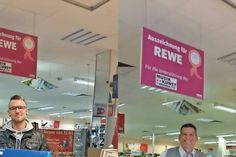 Neustadt. Beim diesjährigen Sommerfest im Rewe-Markt im Rosengarten hatten die Besucher wieder jede Menge Spaß. Die große Tombola mit attraktiven Preisen sorgte den ganzen Tag über für Spannung. Neben vielen „kleineren“ Gewinnen für die Teilnehmer konnten sich zwei glückliche Gewinner die Hauptpreise sichern. Der 1. Platz ging mit einer Playstation 4 an Stephan Westphal (lks.). Platz 2 bescherte Melina Schmidt (re.) einen LED-Fernseher, der ihr von Marktleiter Thorsten Preuß übergeben wurde. (red)