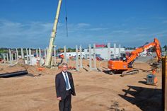 Warenhausleiter Michael Holler stellte die bereits begonnenen Bauarbeiten vor