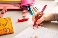Je nach Alter und Klassenstufe verändern sich auch die Ansprüche an das Lern-Equipment. (Foto: djd/Pilot Pen)
