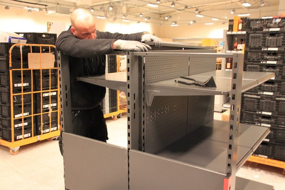 Es gibt noch viel zu tun: Neben allgemeinen Handwerkerarbeiten müssen noch Regale aufgebaut und ...
