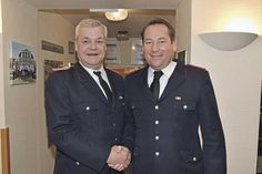 Wehrführer Carsten Dede darf weiter auf seinen Stellvertreter Sascha Klink (rechts) zählen, der wiedergewählt wurde.
