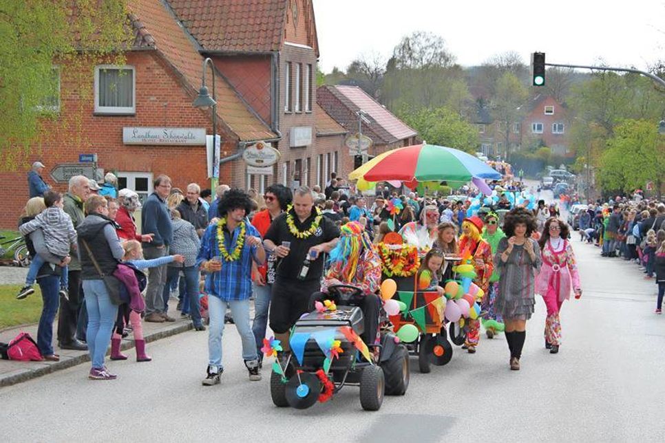 Der Umzug startet um 17 Uhr und führt mitten durch Schönwalde.