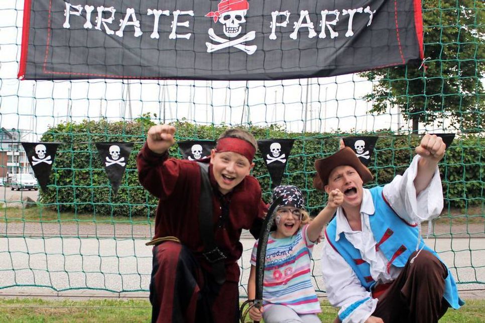 Eine wilde Freibeuter-Sause verpricht das Kinder-Piratenfest in der ancora Marina.