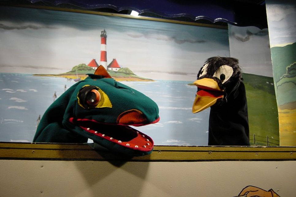 Die Puppenbühne Viwaldi präsentiert "Das Leberwurst fressende Krokodil Otto".