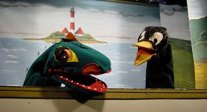 Die Puppenbühne Viwaldi präsentiert "Das Leberwurst fressende Krokodil Otto".