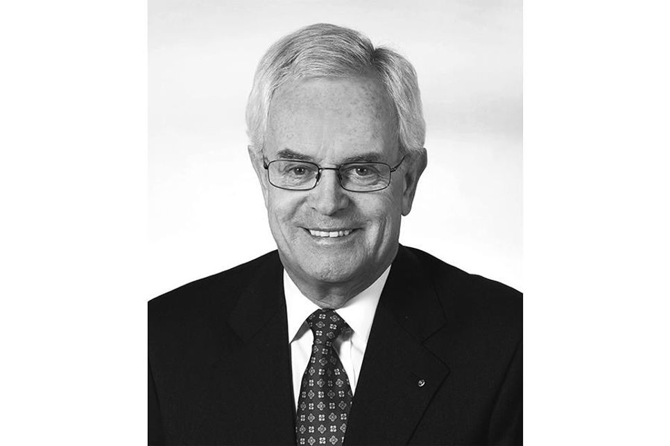 Im Alter von 86 Jahren ist Joachim Wegener, ehemaliger Bürgermeister in Bad Schwartau und Kreistagspräsident, jetzt verstorben.