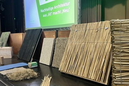 Die Kinder konnten sich verschiedene Baumaterialien anschauen.