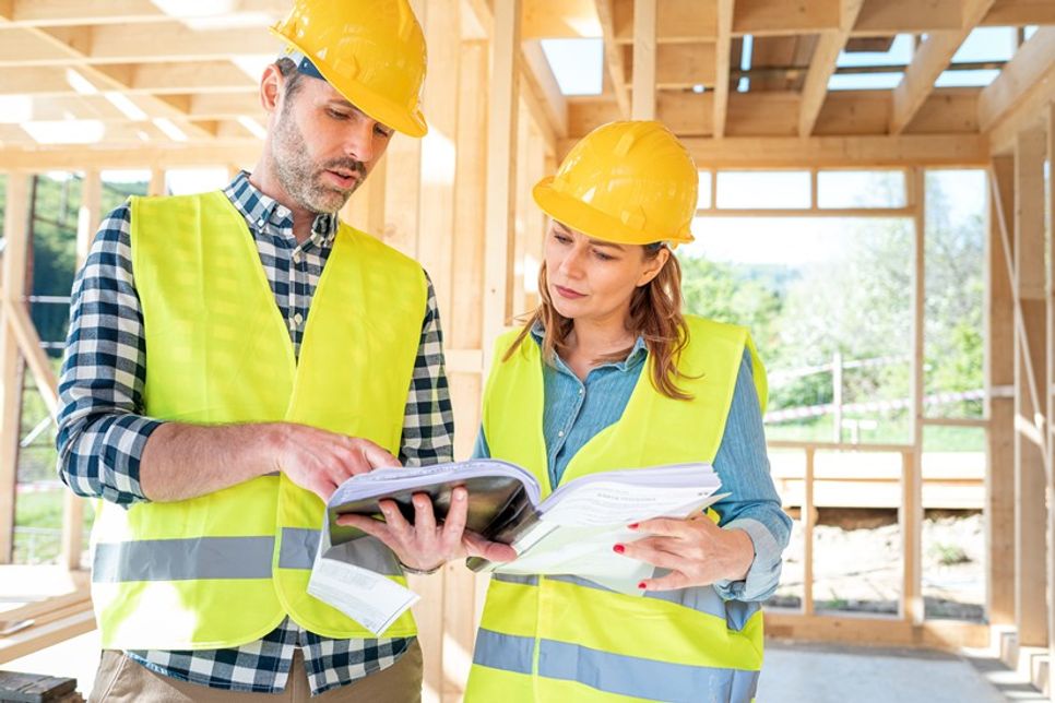Auf der Baustelle laufen die Fäden zusammen: Architekten koordinieren und sorgen dafür, dass die verschiedenen Gewerke ineinandergreifen.