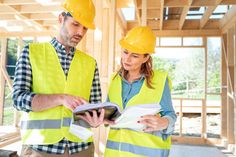 Auf der Baustelle laufen die Fäden zusammen: Architekten koordinieren und sorgen dafür, dass die verschiedenen Gewerke ineinandergreifen.